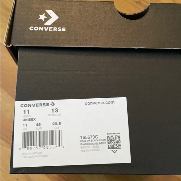 Low Top Chuck Taylor Converse - Picture 6 of 6